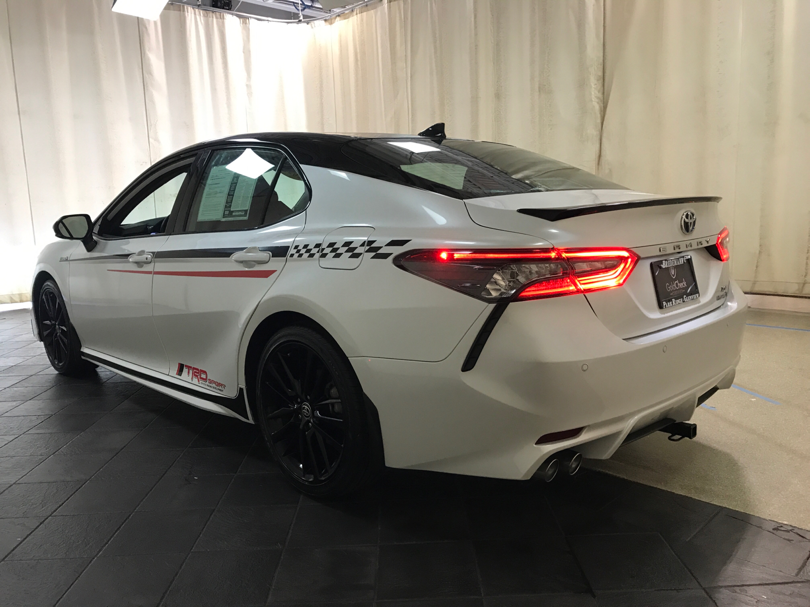 2021 Toyota Camry Hybrid XSE 4