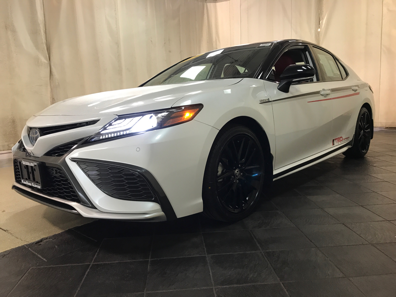 2021 Toyota Camry Hybrid XSE 5