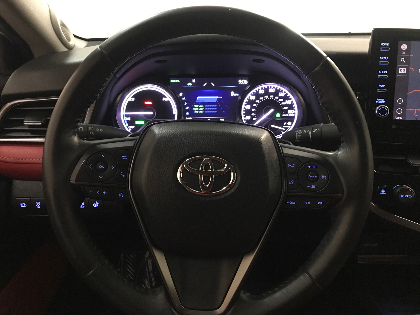 2021 Toyota Camry Hybrid XSE 10