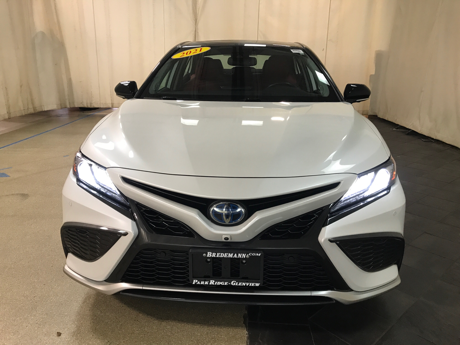 2021 Toyota Camry Hybrid XSE 30