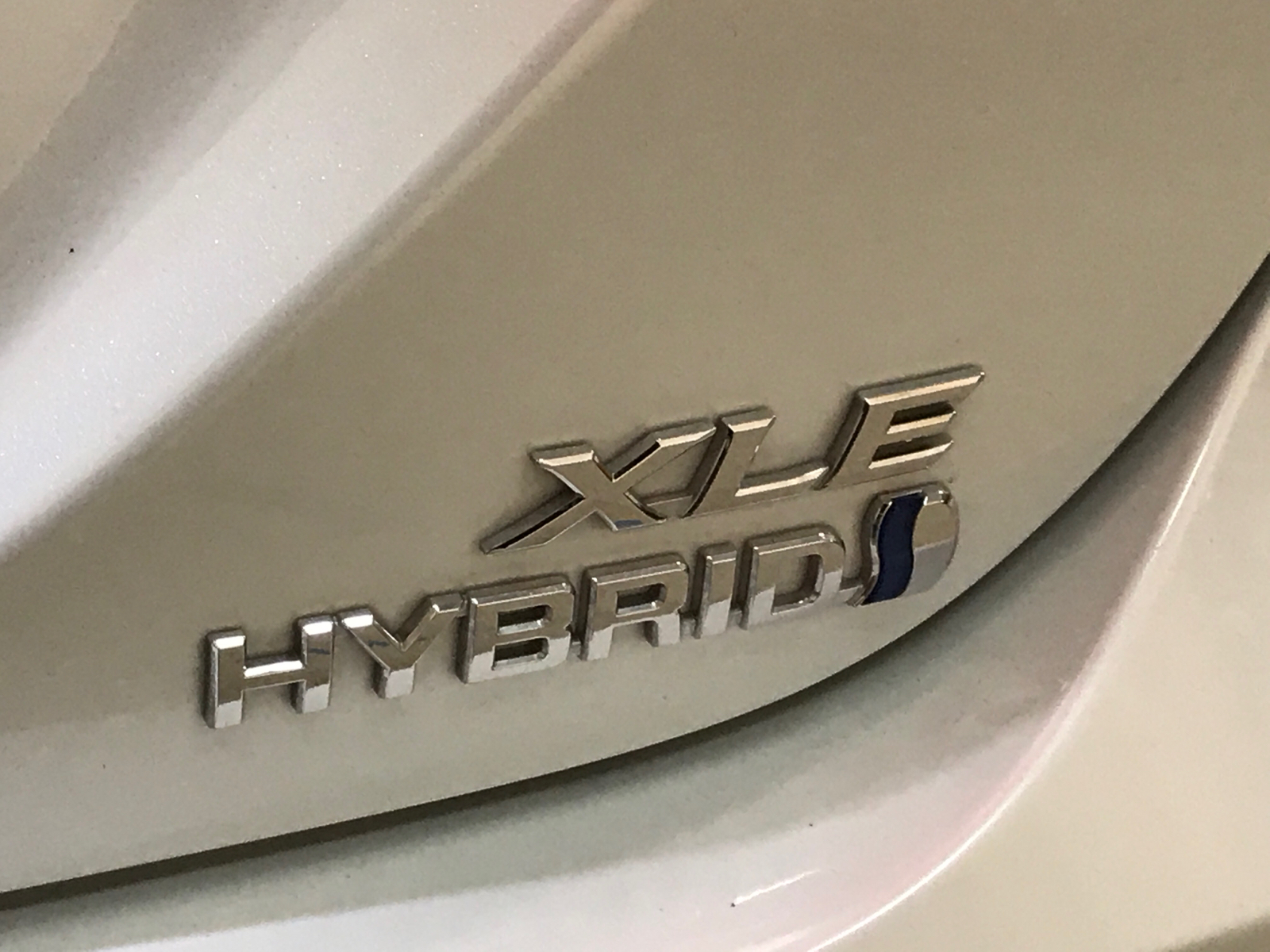 2024 Toyota Camry Hybrid XLE 24