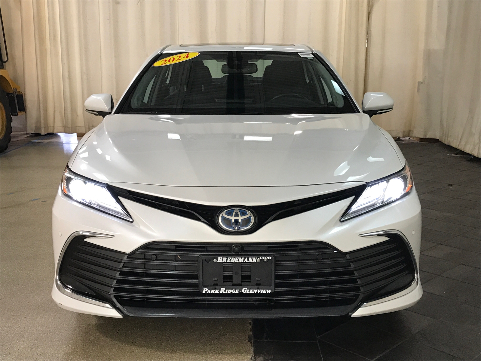 2024 Toyota Camry Hybrid XLE 28