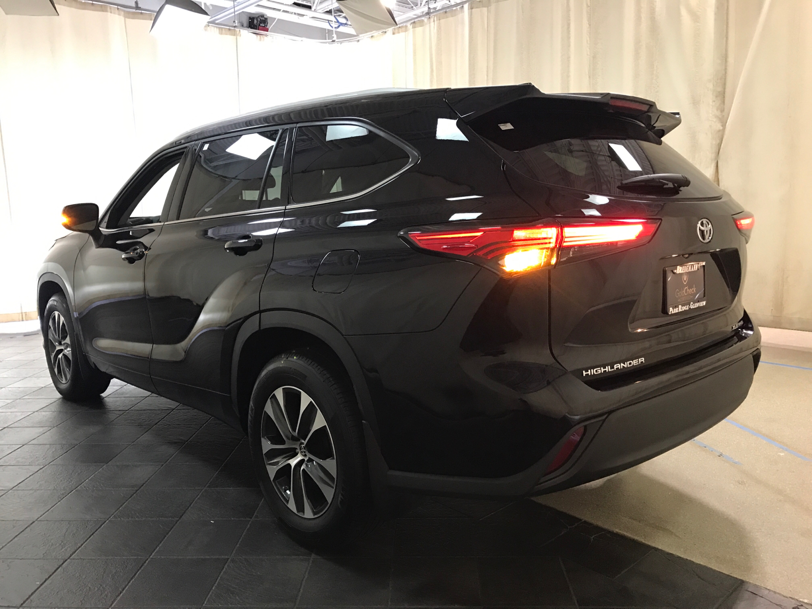 2022 Toyota Highlander XLE 4