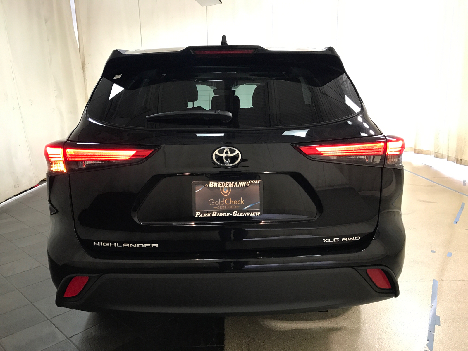 2022 Toyota Highlander XLE 27