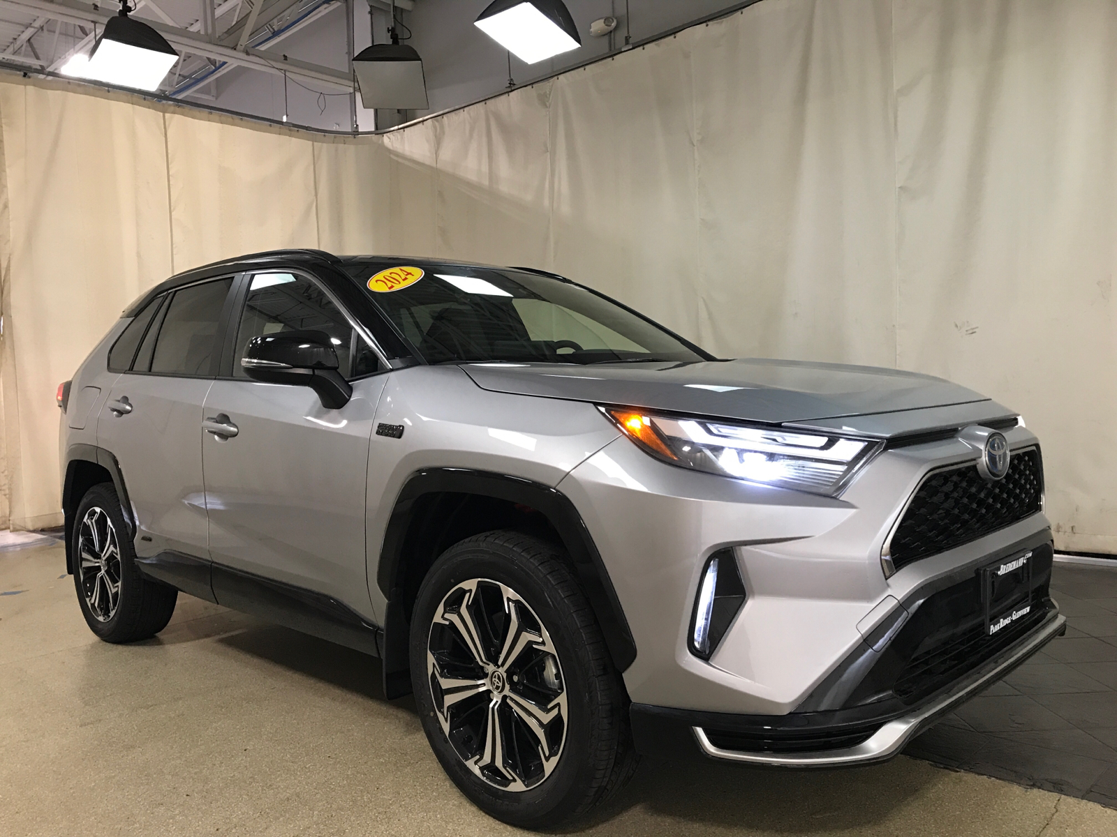 2024 Toyota RAV4 Prime XSE 1