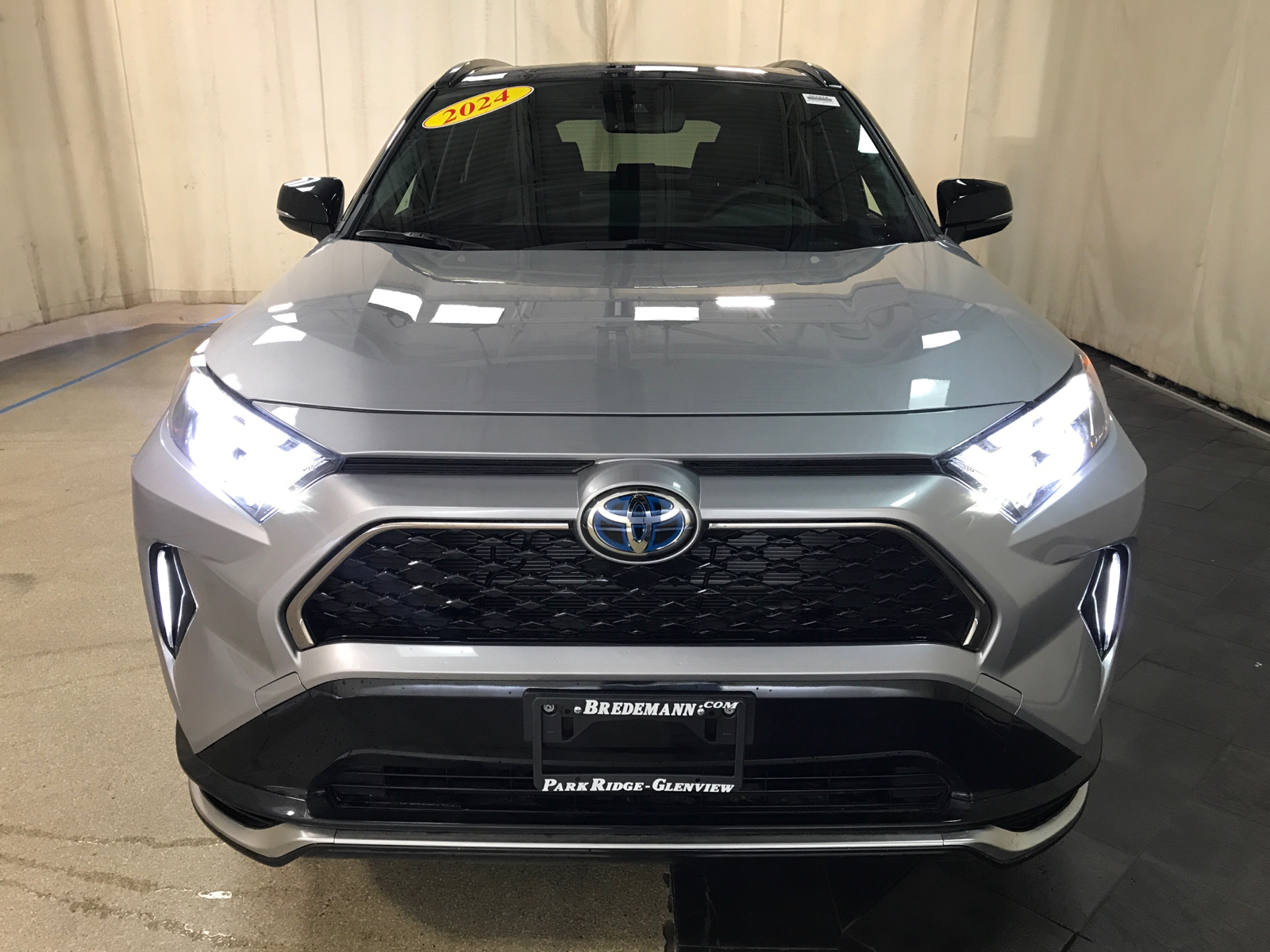 2024 Toyota RAV4 Prime XSE 29