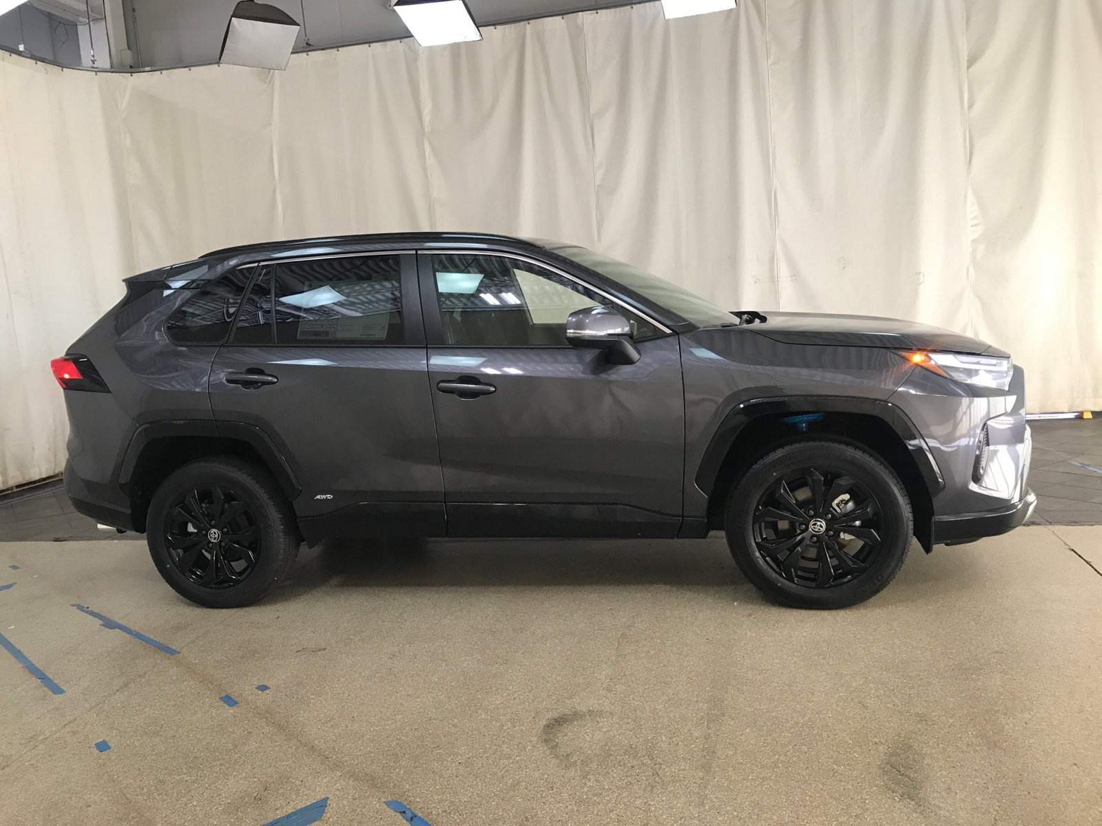 2024 Toyota RAV4 Hybrid SE 2