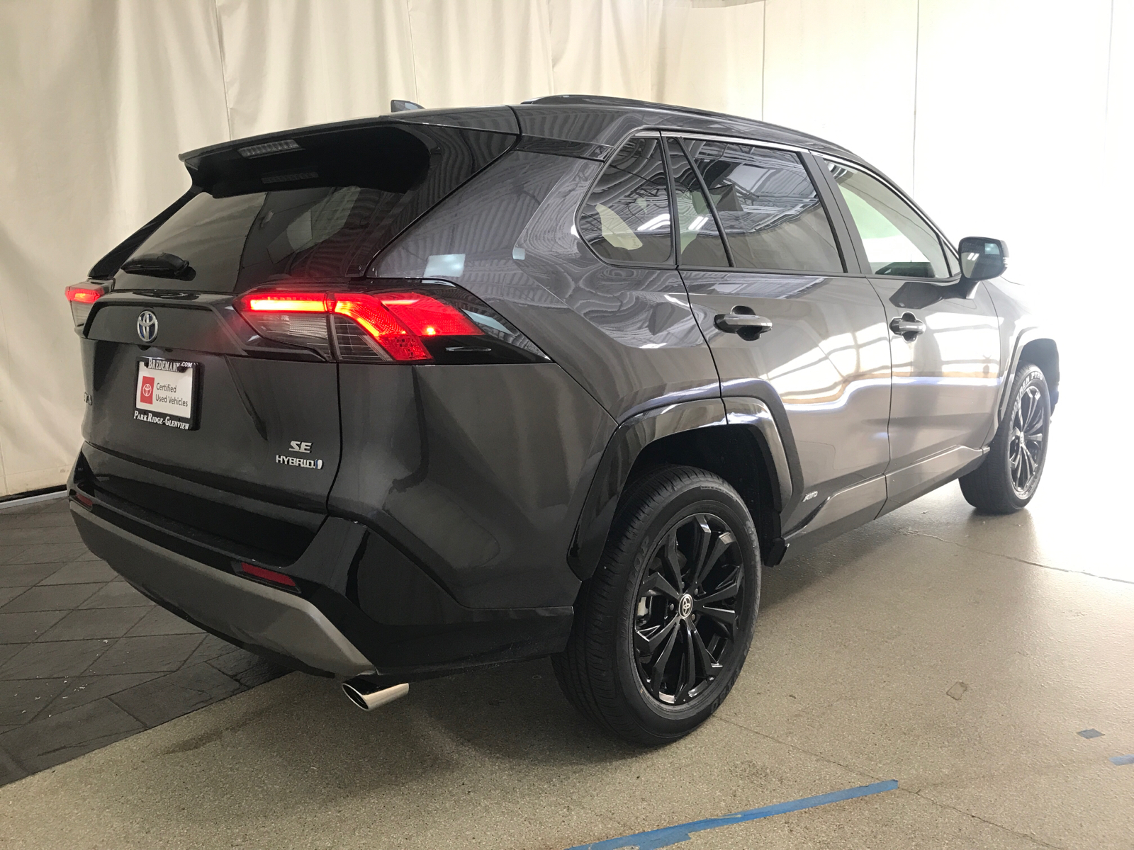 2024 Toyota RAV4 Hybrid SE 3