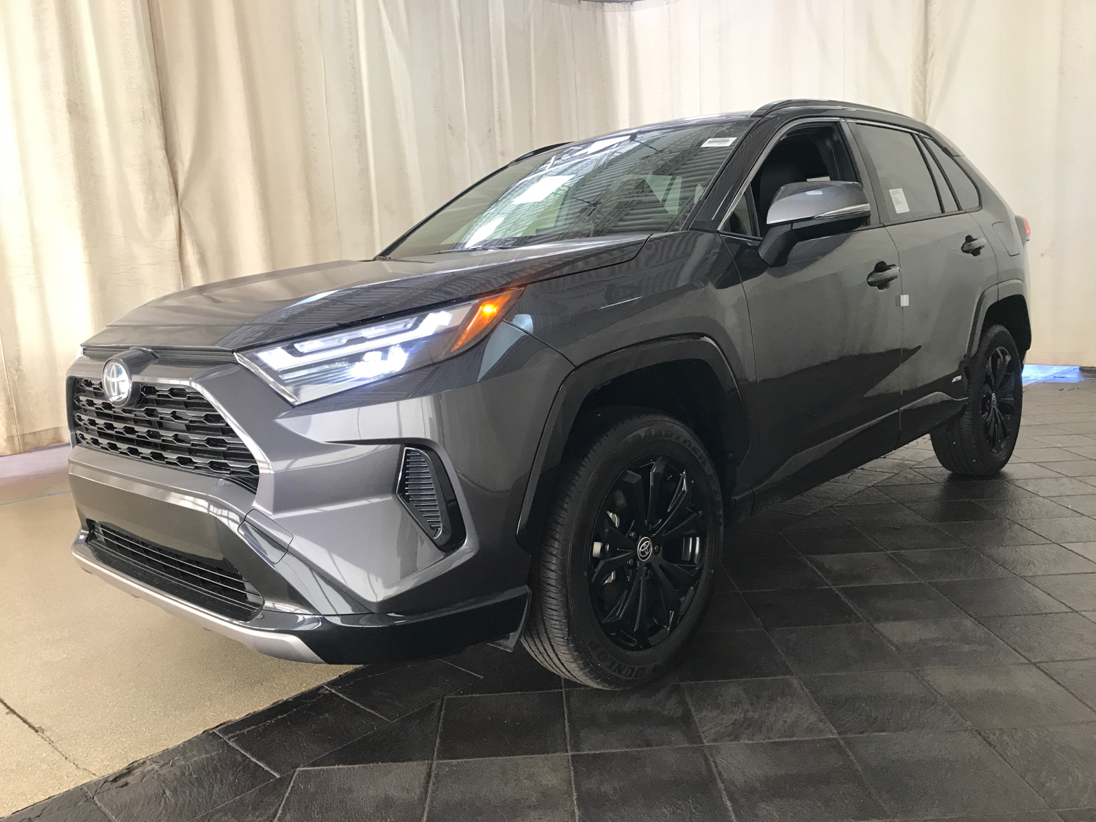 2024 Toyota RAV4 Hybrid SE 5