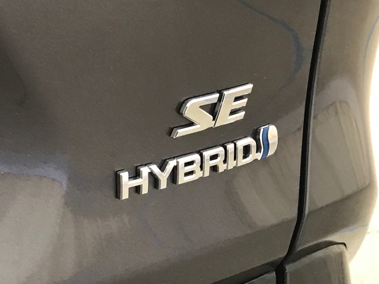 2024 Toyota RAV4 Hybrid SE 22