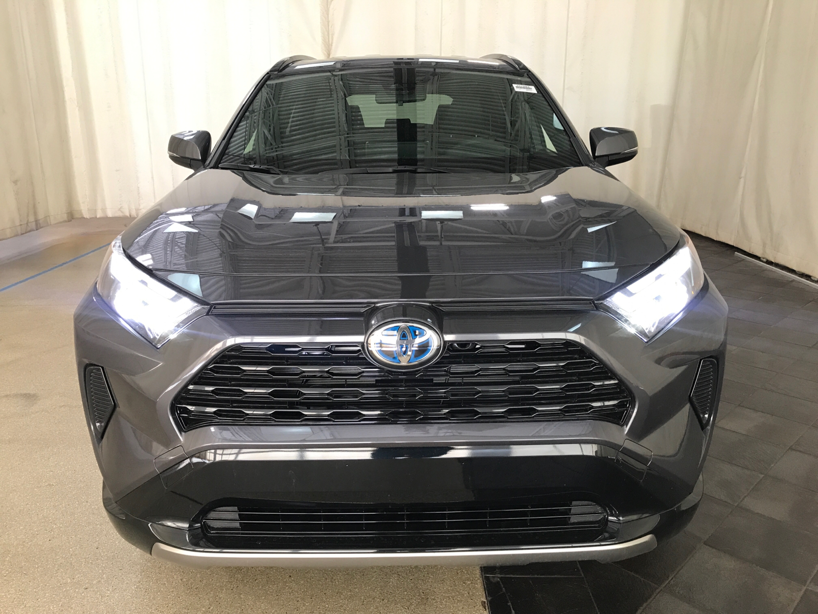 2024 Toyota RAV4 Hybrid SE 26