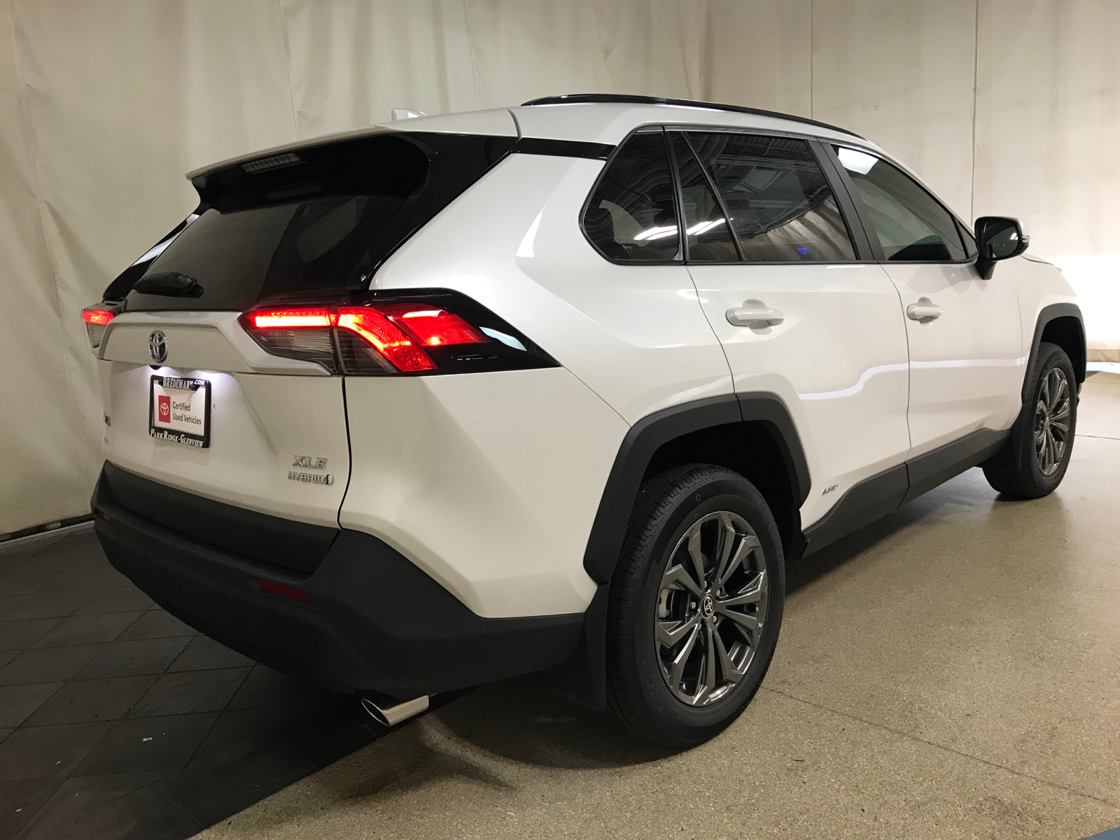 2024 Toyota RAV4 Hybrid XLE Premium 3