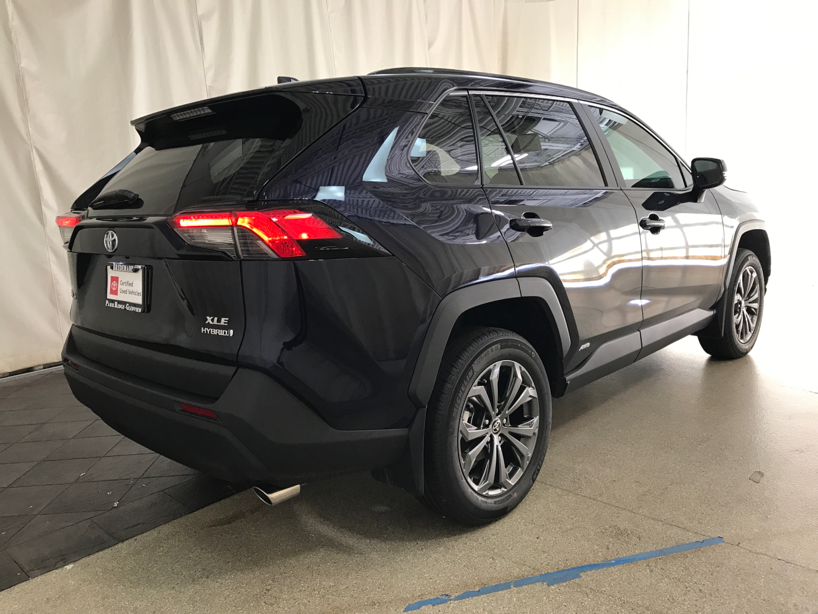 2024 Toyota RAV4 Hybrid XLE Premium 3