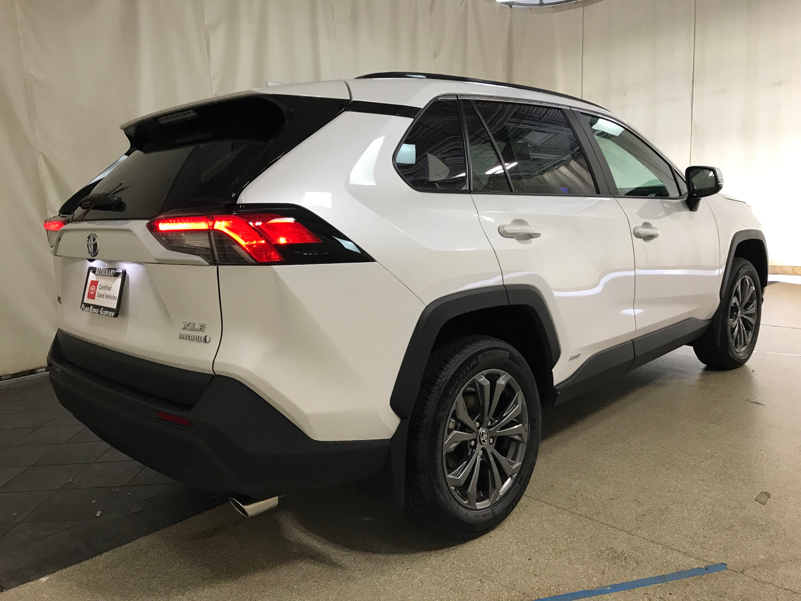 2024 Toyota RAV4 Hybrid XLE Premium 3