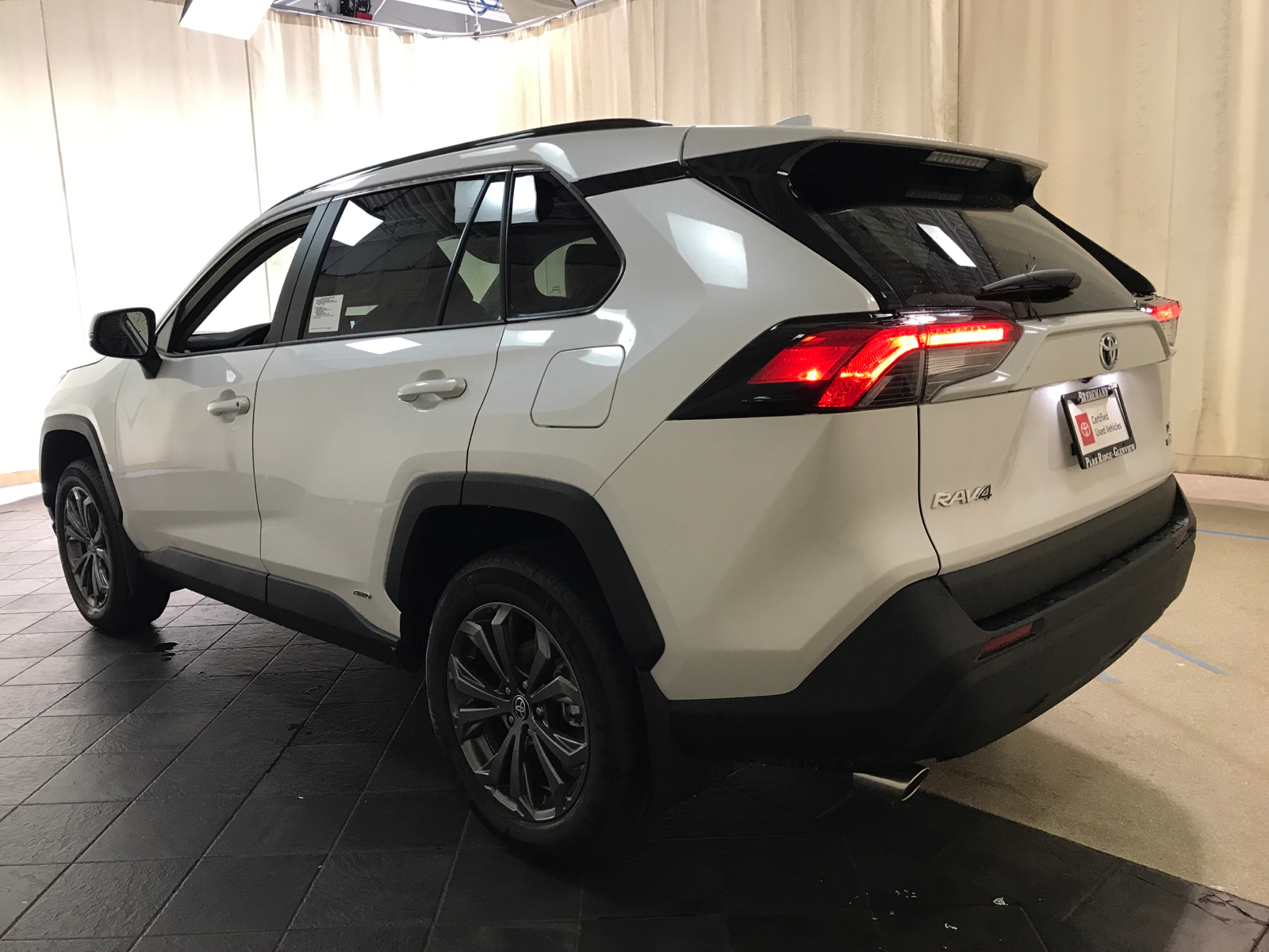 2024 Toyota RAV4 Hybrid XLE Premium 4