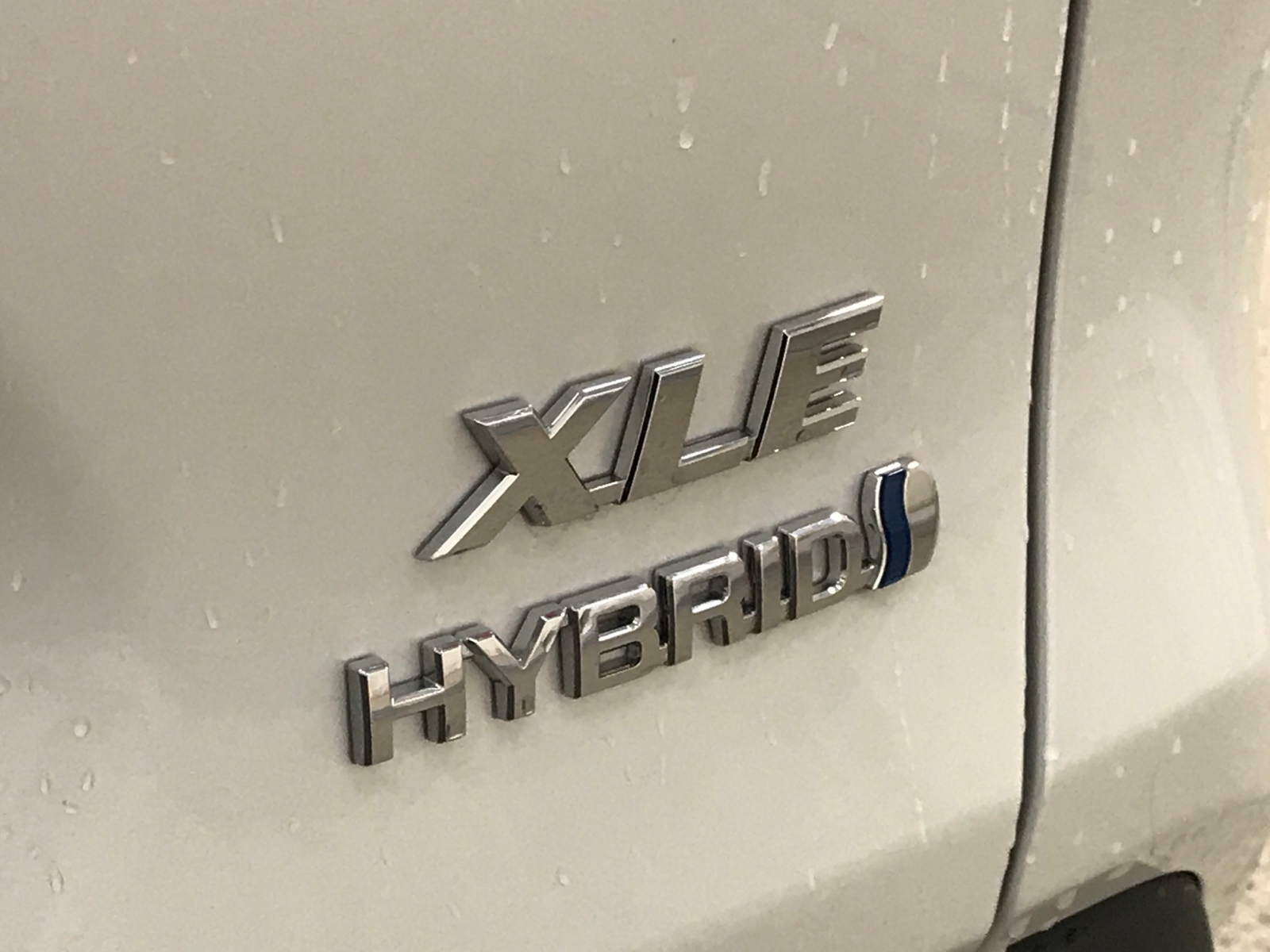 2024 Toyota RAV4 Hybrid XLE Premium 24