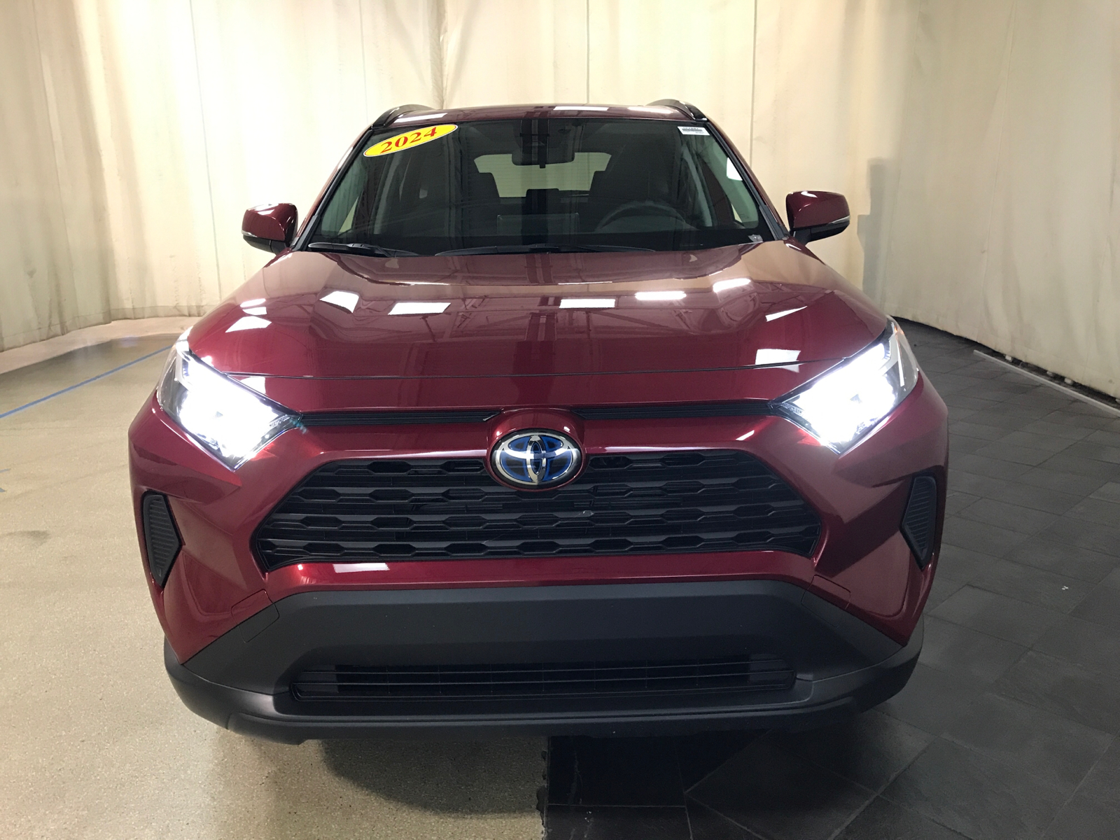 2024 Toyota RAV4 Hybrid XLE 27