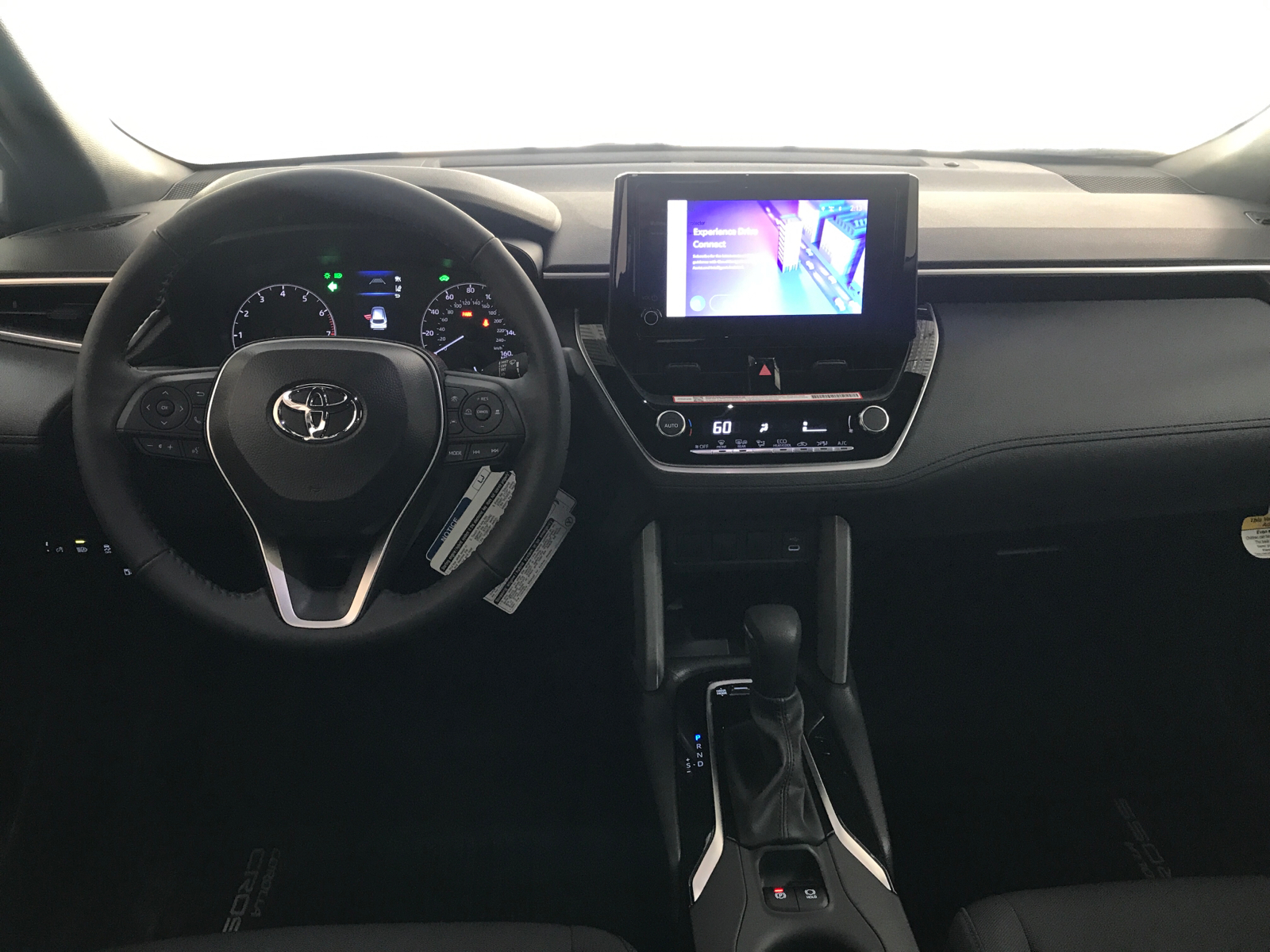 2024 Toyota Corolla Cross Hybrid SE 6