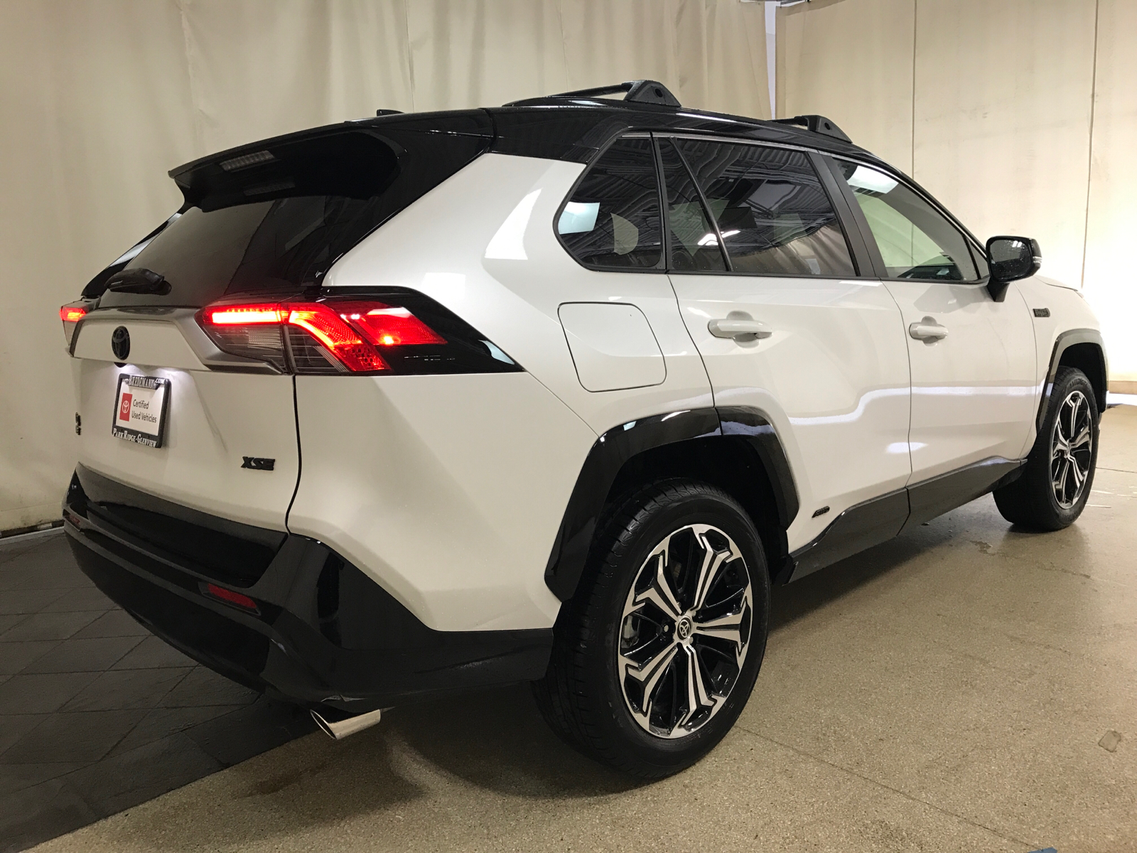 2024 Toyota RAV4 Prime XSE 3