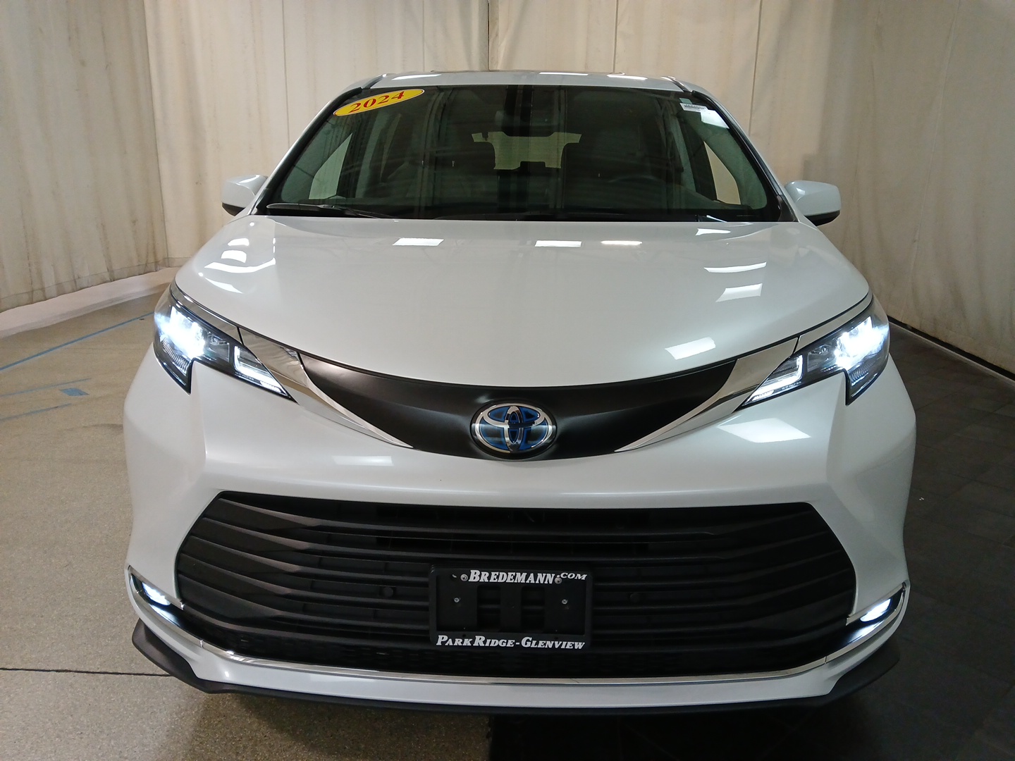 2024 Toyota Sienna XLE 30