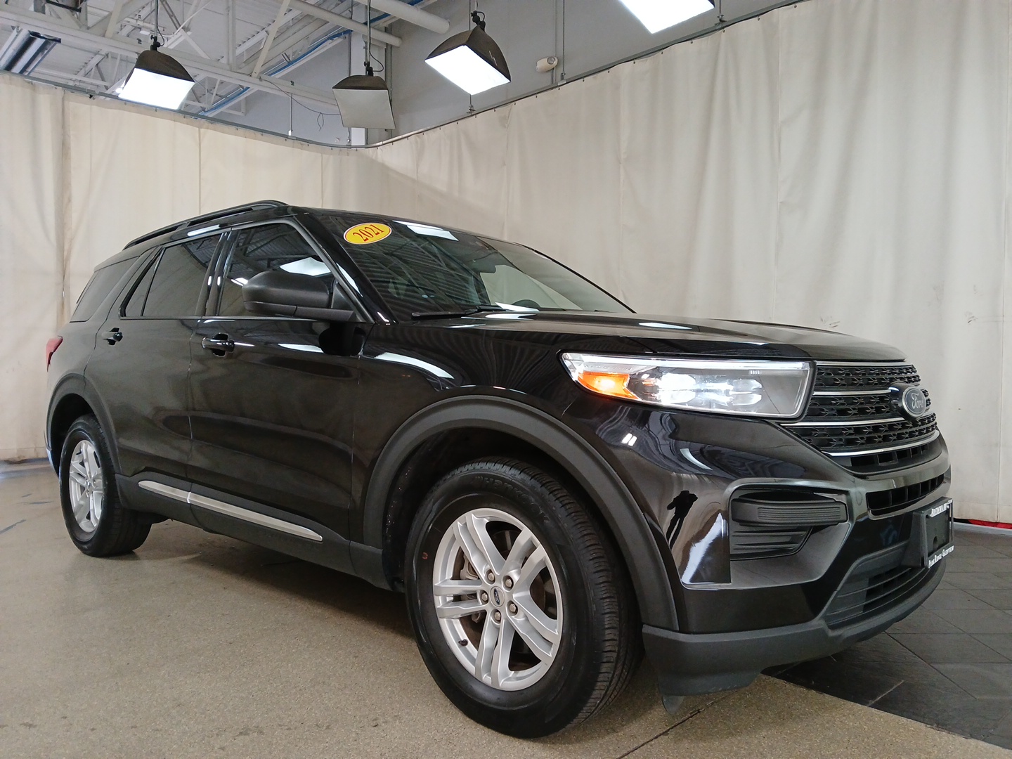 2021 Ford Explorer XLT 1