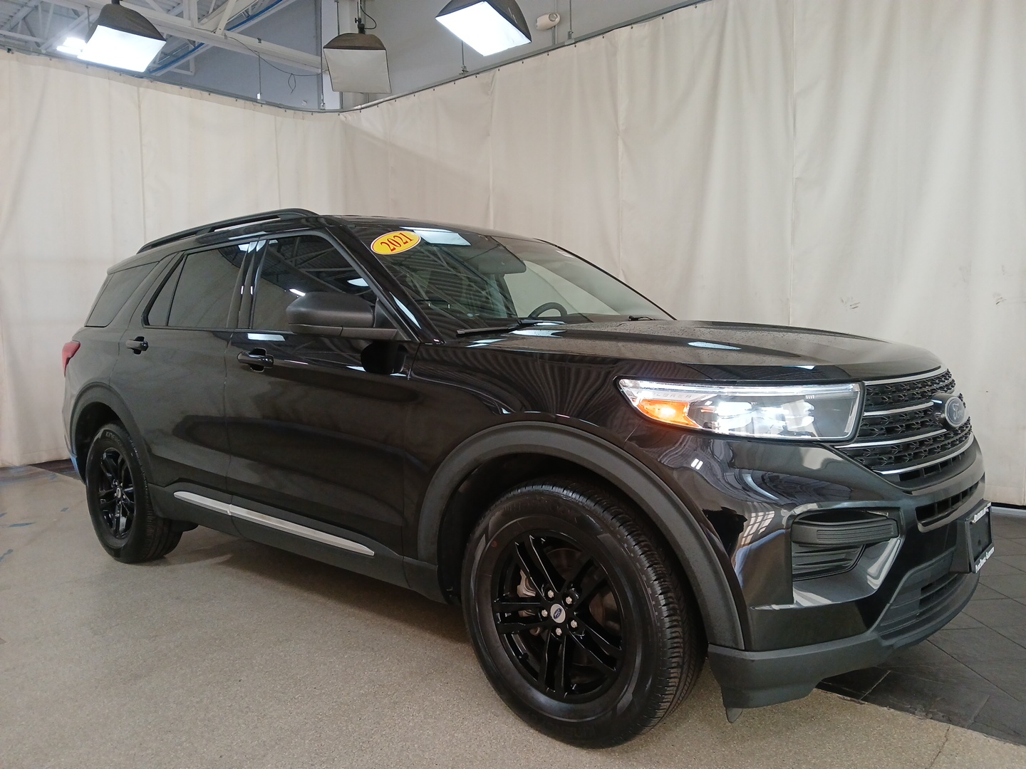 2021 Ford Explorer XLT 1