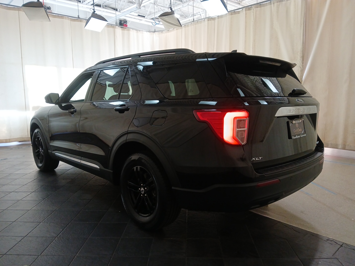 2021 Ford Explorer XLT 4