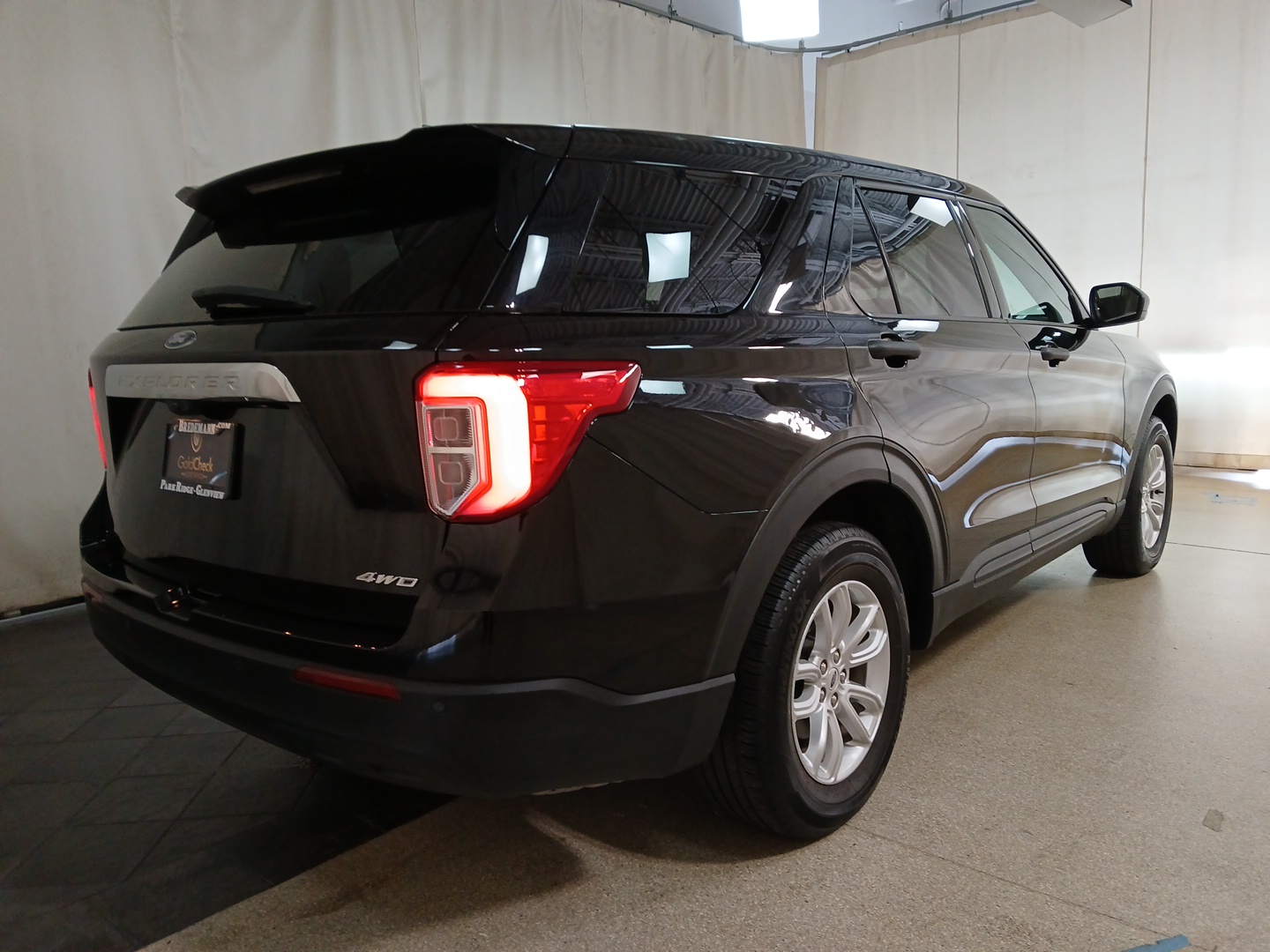 2021 Ford Explorer Base 3