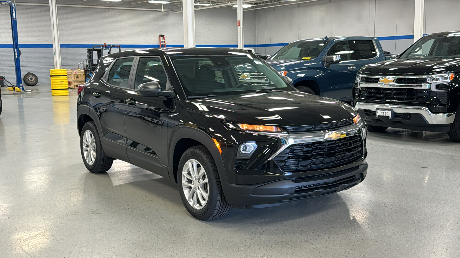 2025 Chevrolet TrailBlazer LS 2