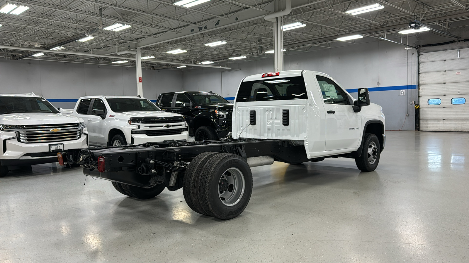 2025 Chevrolet Silverado 3500HD Work Truck 4