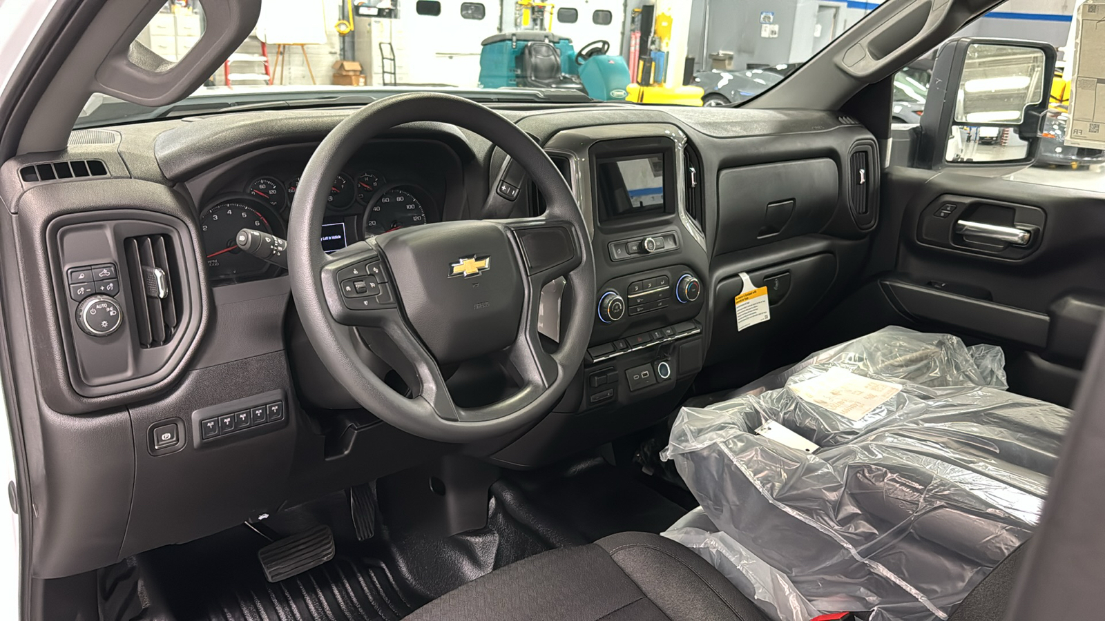 2025 Chevrolet Silverado 3500HD Work Truck 8