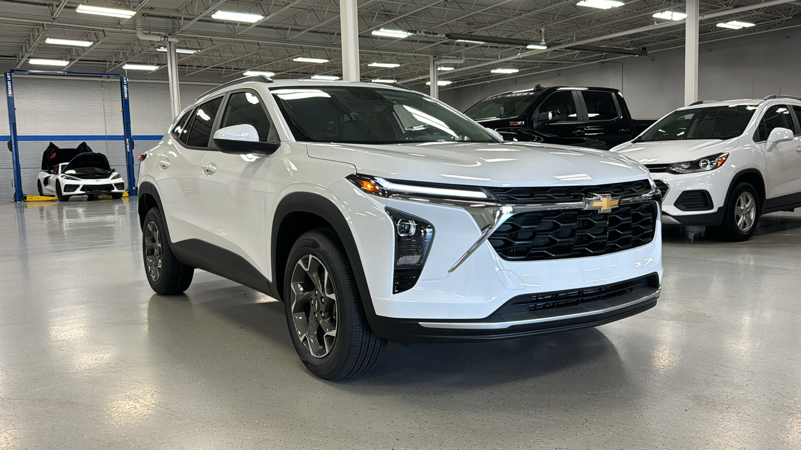 2025 Chevrolet Trax LT 1