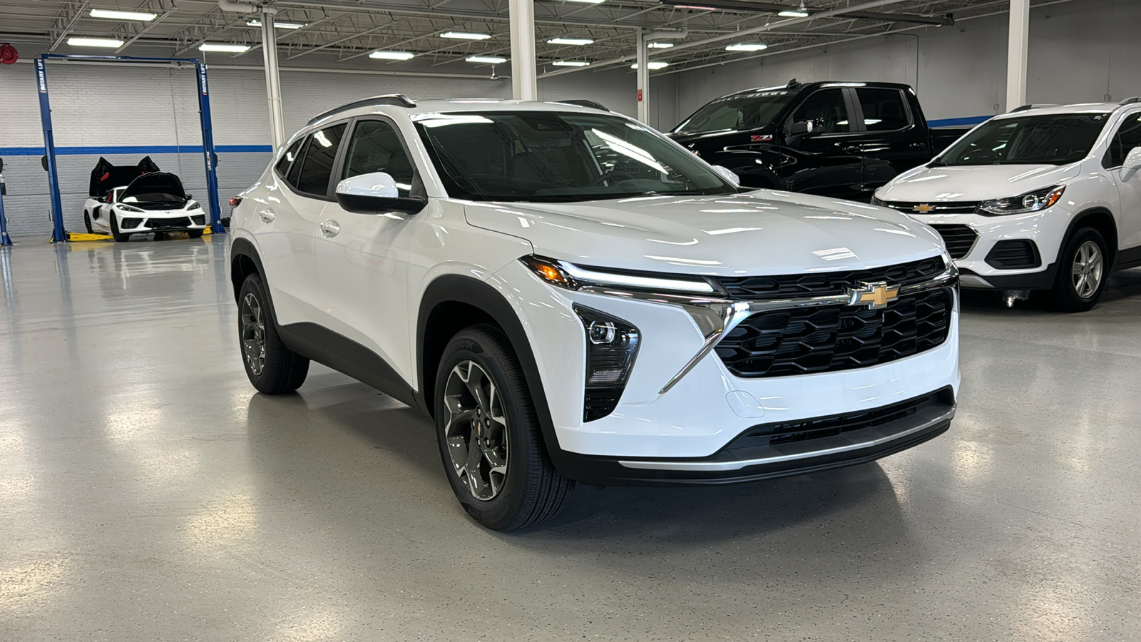 2025 Chevrolet Trax LT 2