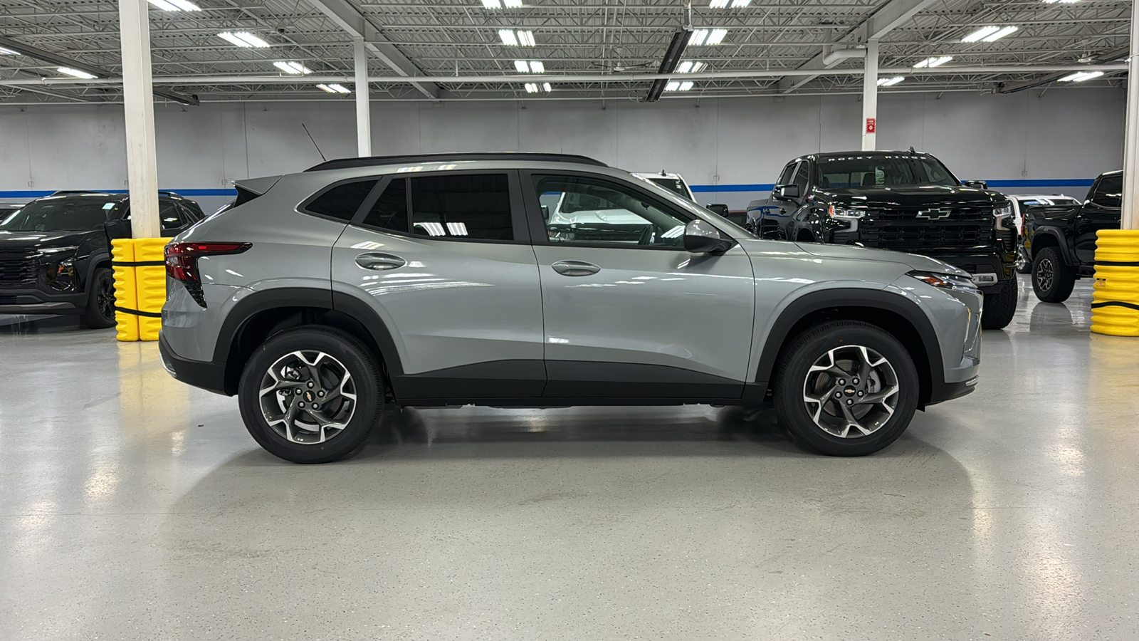 2025 Chevrolet Trax LT 3