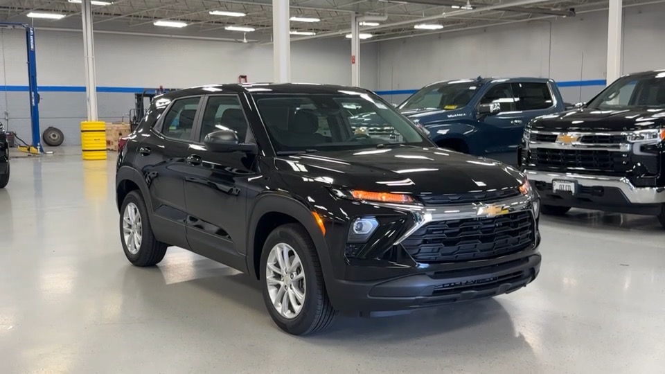 2025 Chevrolet TrailBlazer LS 2