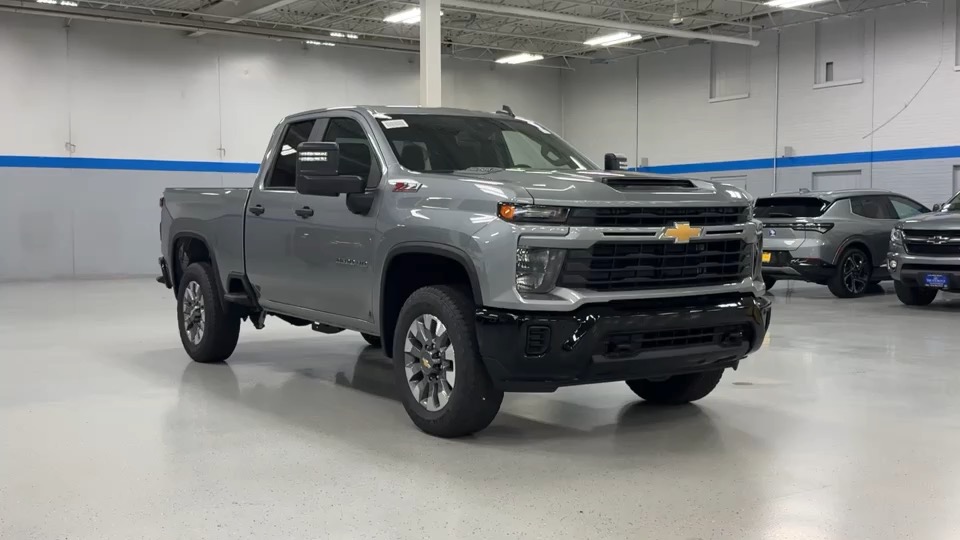 2025 Chevrolet Silverado 2500HD Custom 1