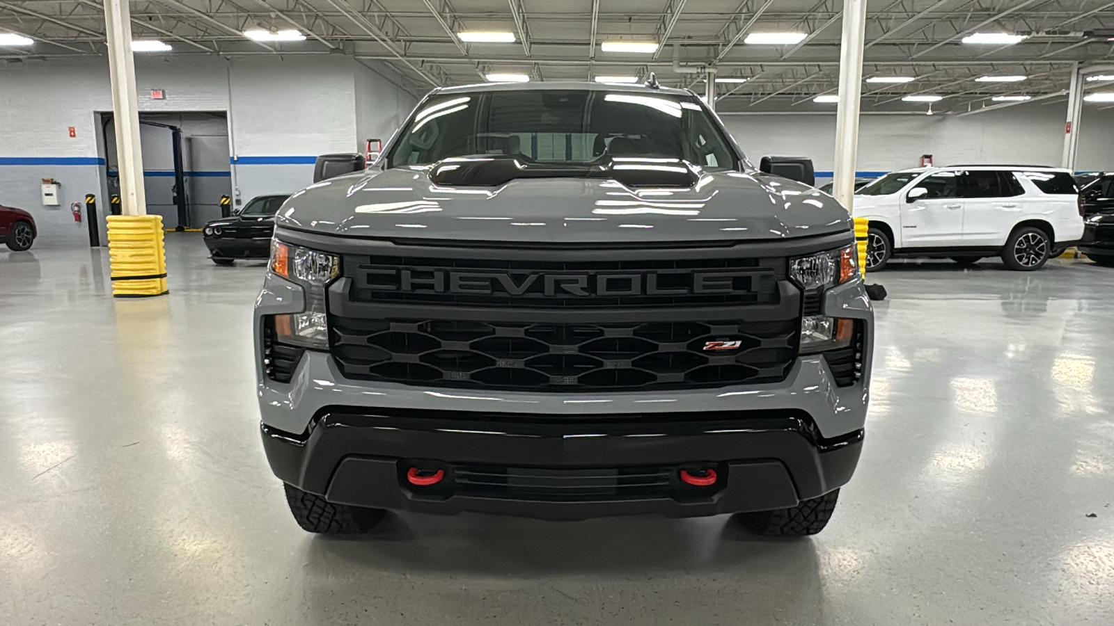 2025 Chevrolet Silverado 1500 Custom Trail Boss 18