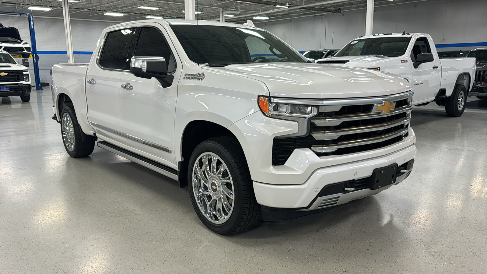 2022 Chevrolet Silverado 1500 High Country 2