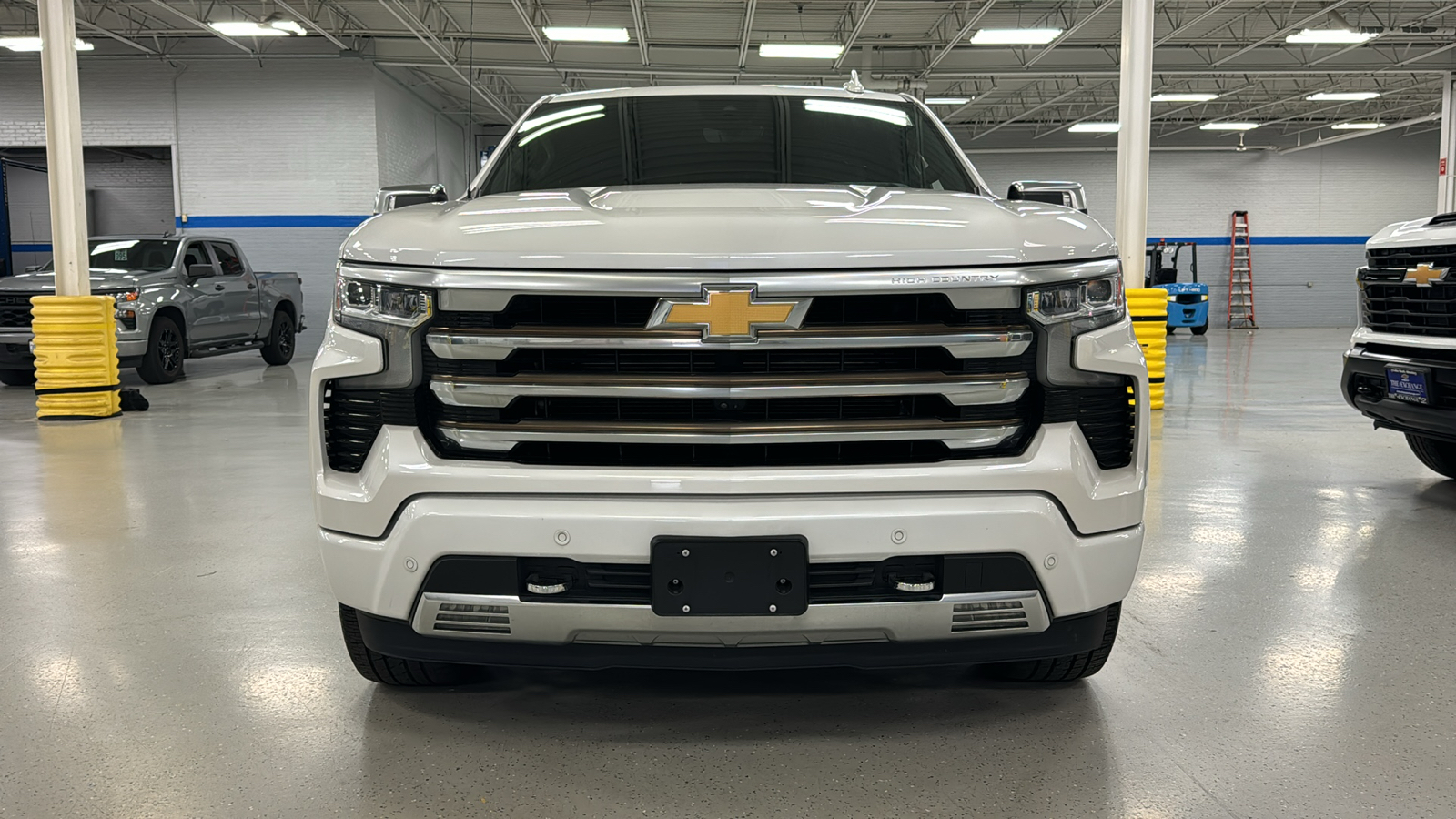 2022 Chevrolet Silverado 1500 High Country 22