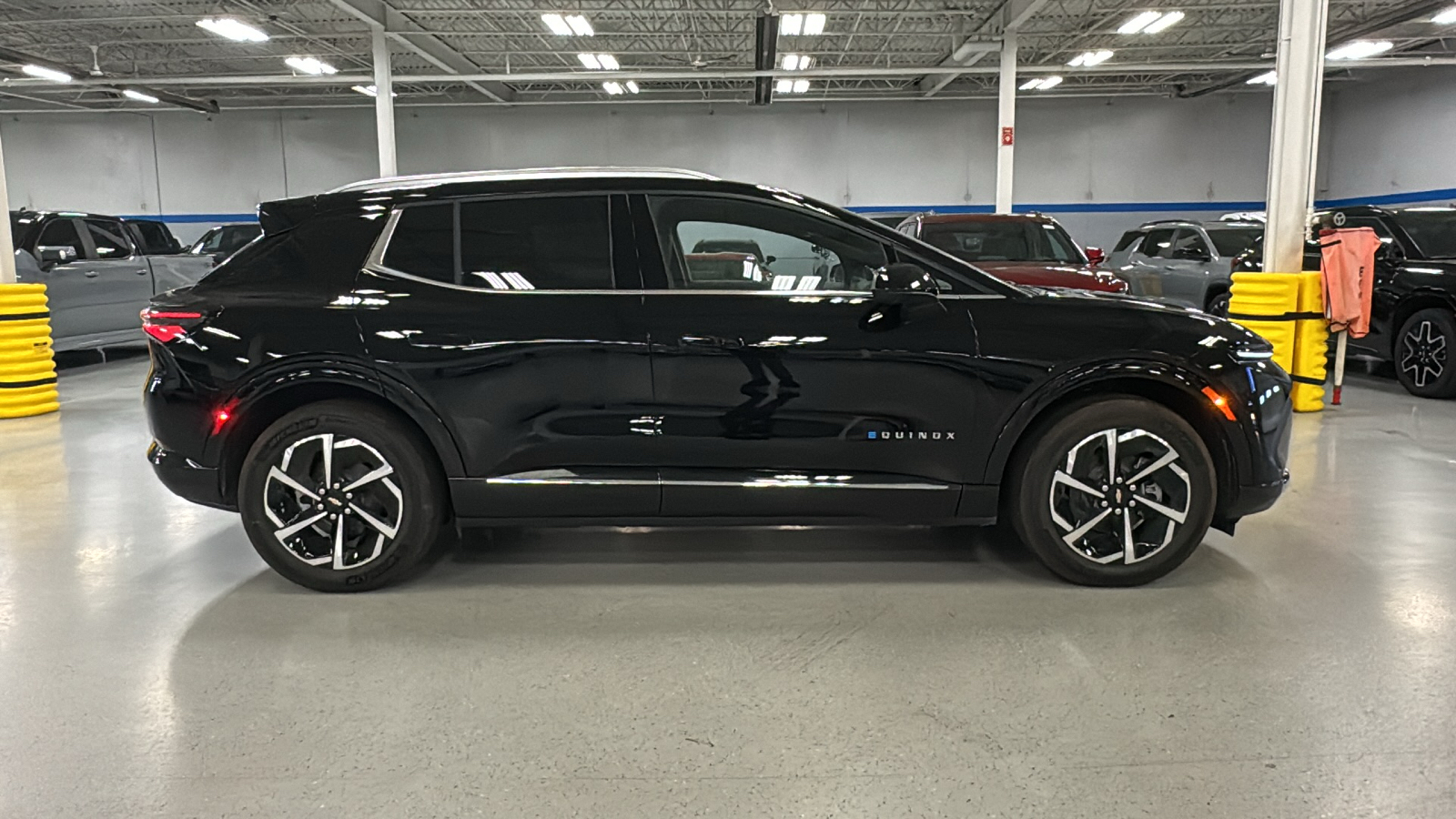 2025 Chevrolet Equinox EV LT 3