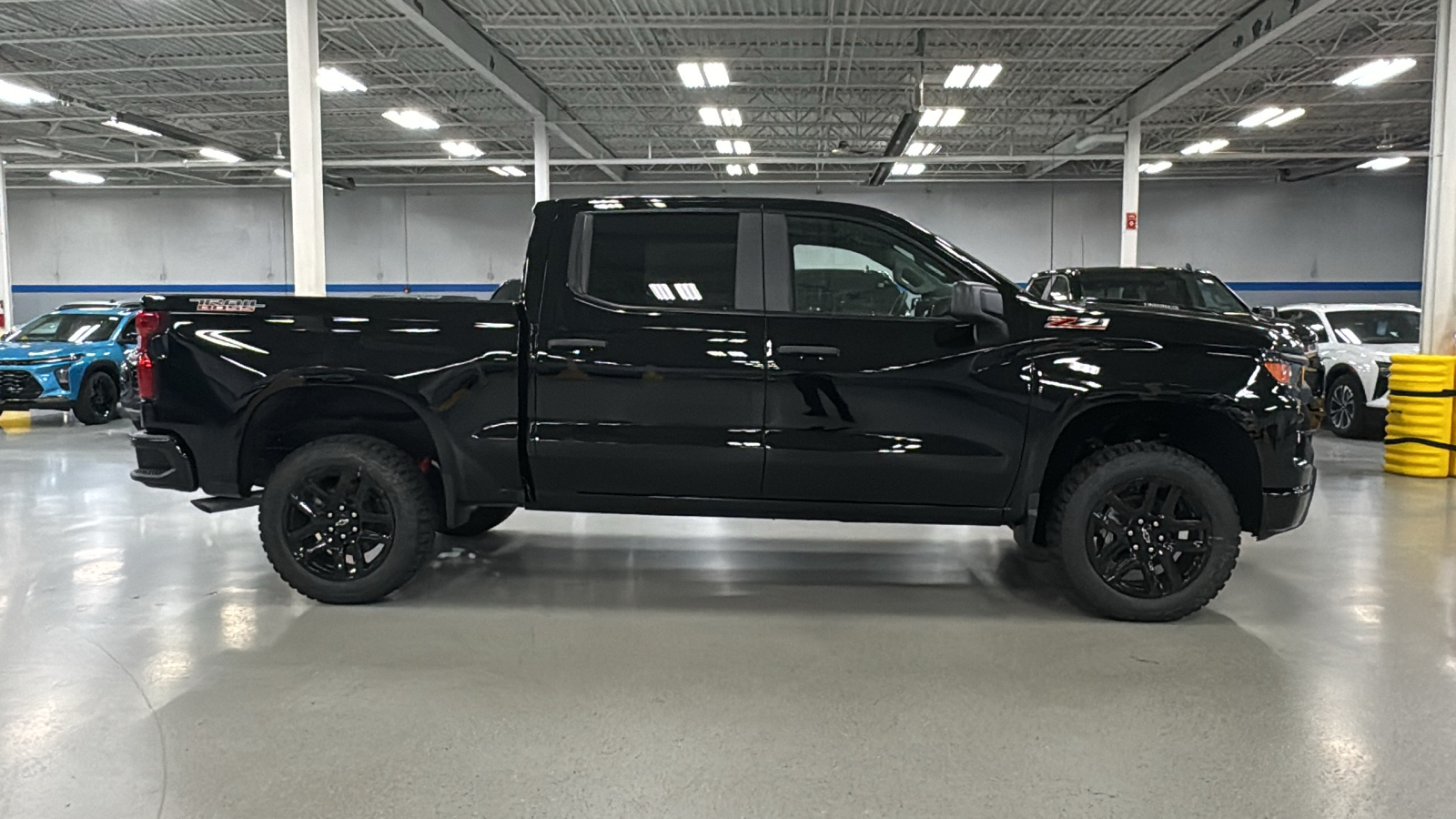 2025 Chevrolet Silverado 1500 Custom Trail Boss 3