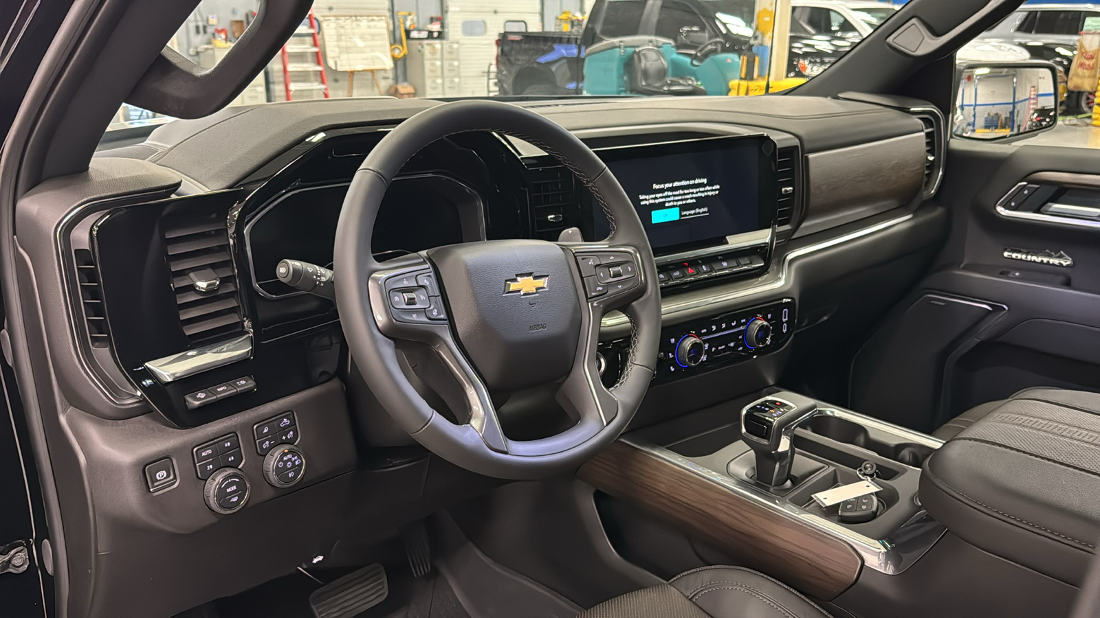 2025 Chevrolet Silverado 1500 High Country 8