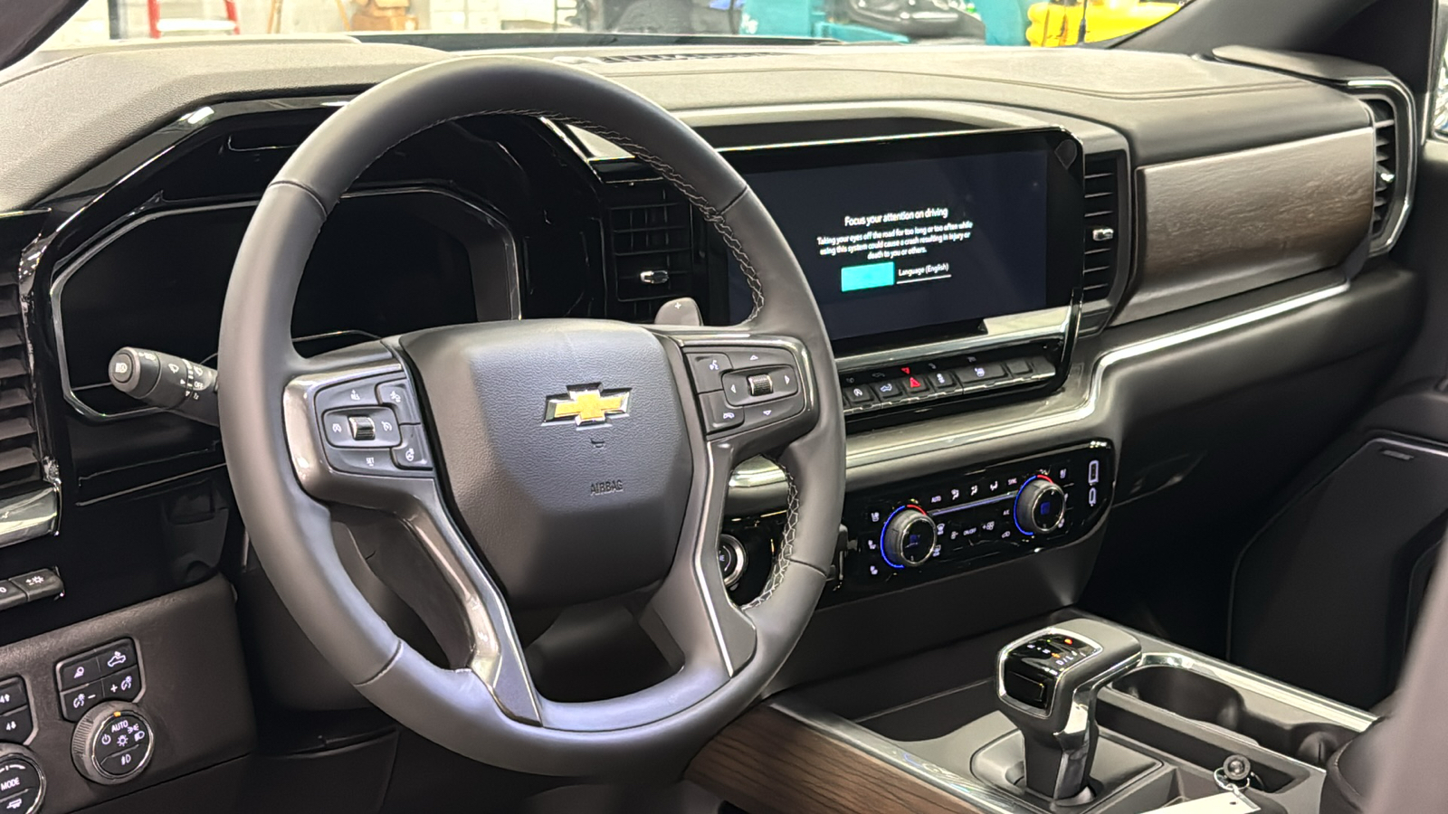 2025 Chevrolet Silverado 1500 High Country 9