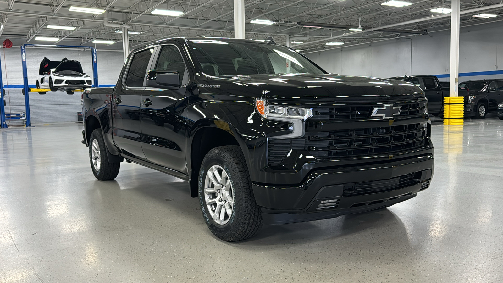 2025 Chevrolet Silverado 1500 RST 2