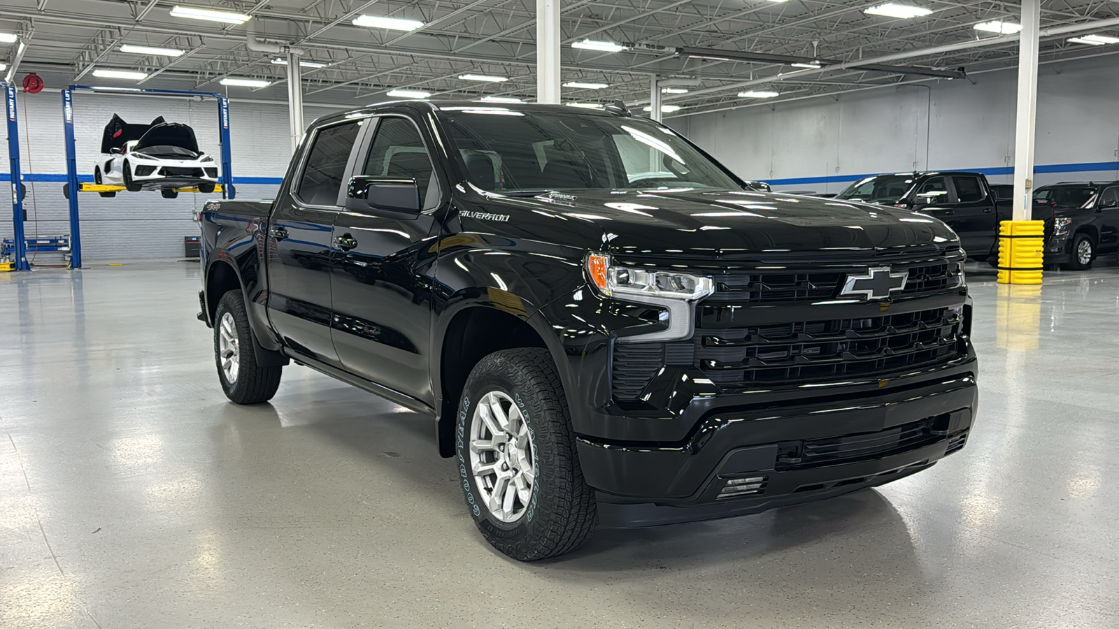 2025 Chevrolet Silverado 1500 RST 3