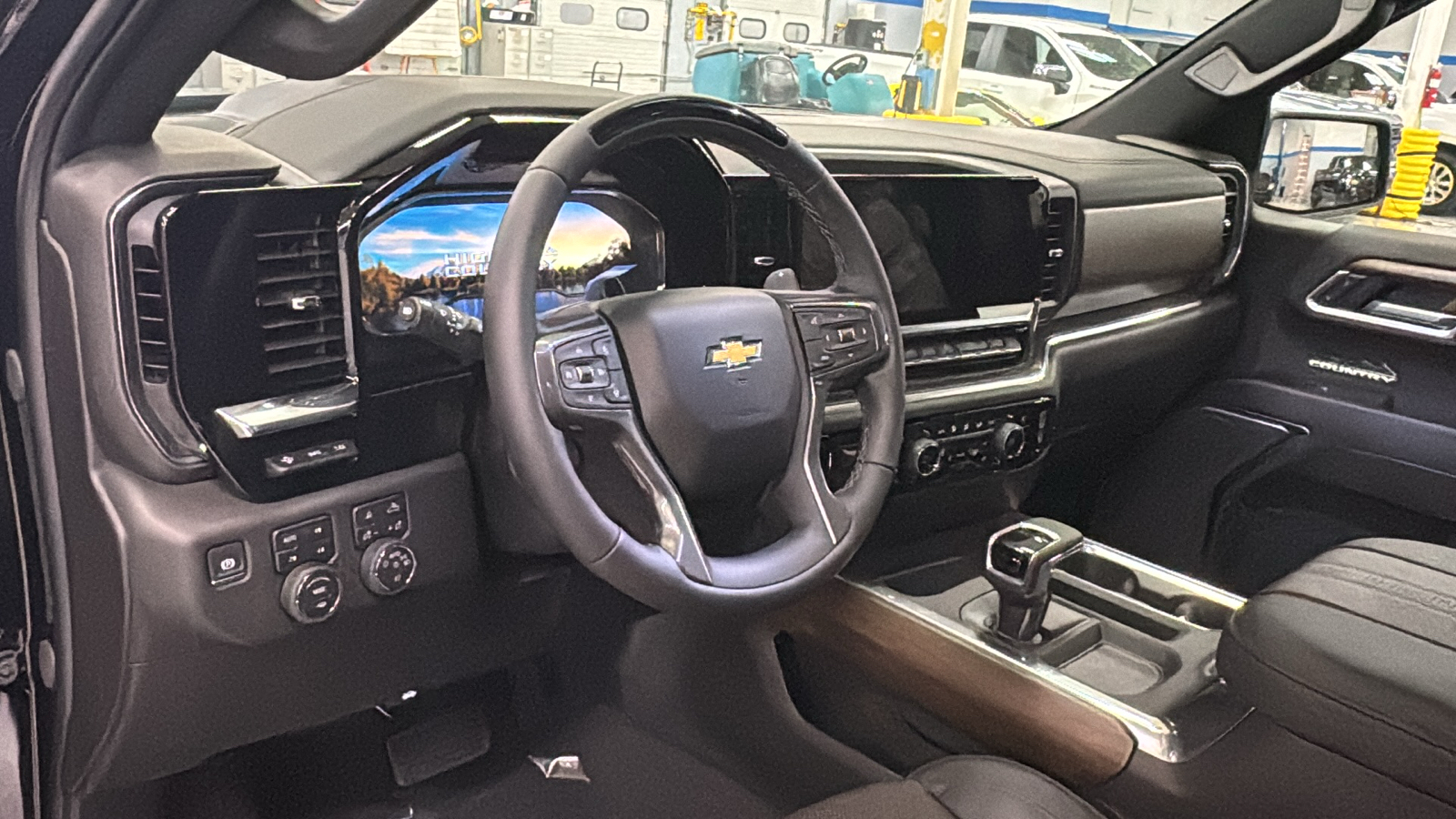 2025 Chevrolet Silverado 1500 High Country 12