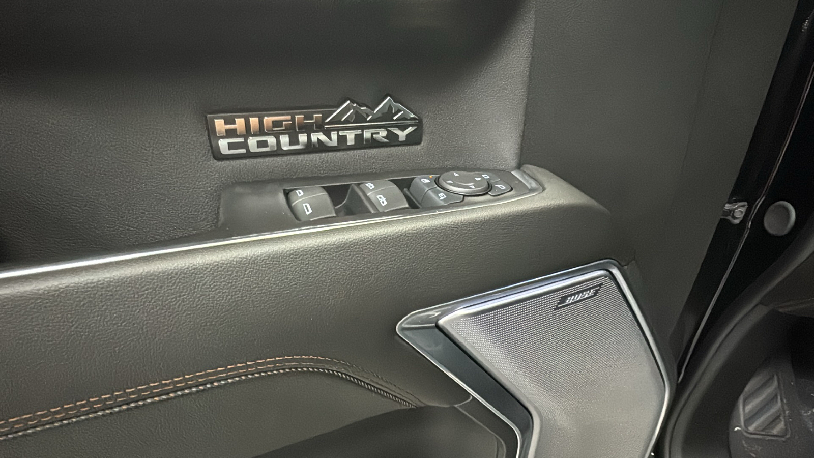 2025 Chevrolet Silverado 1500 High Country 17