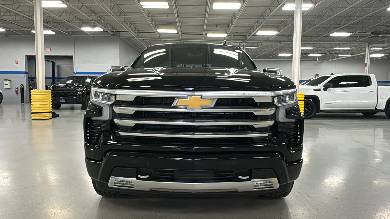 2025 Chevrolet Silverado 1500 High Country 25