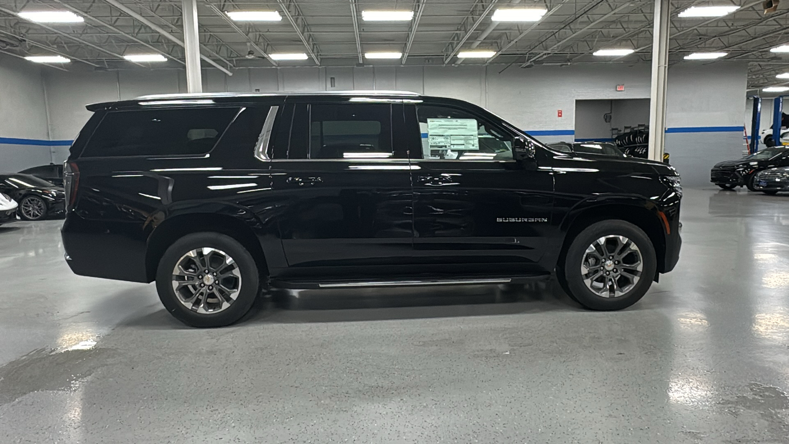 2025 Chevrolet Suburban LT 3