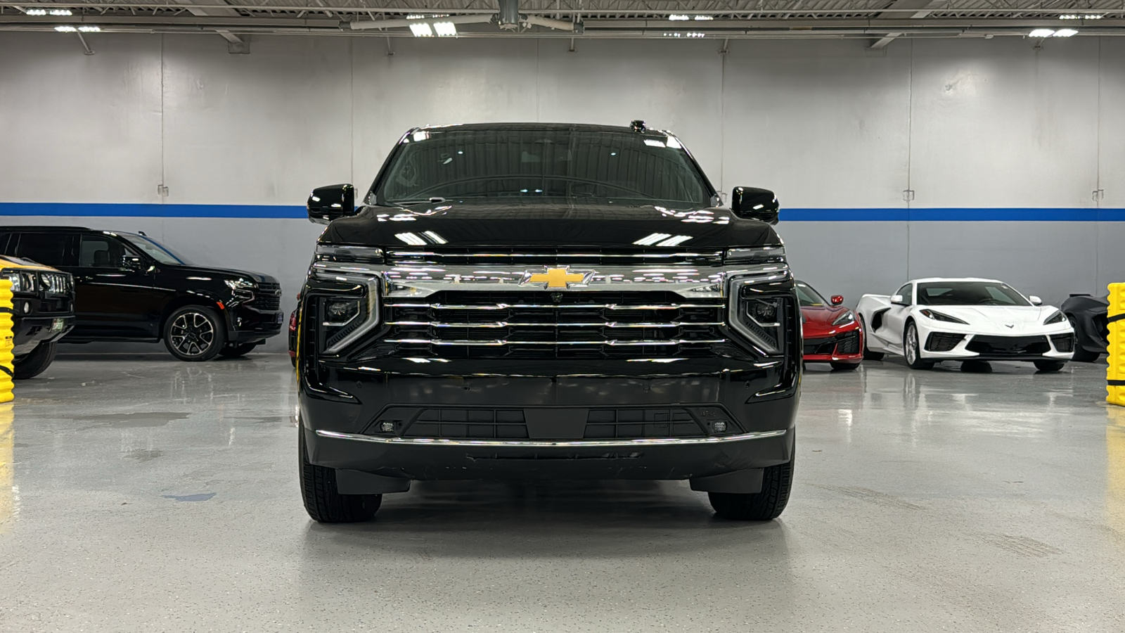 2025 Chevrolet Suburban LT 23